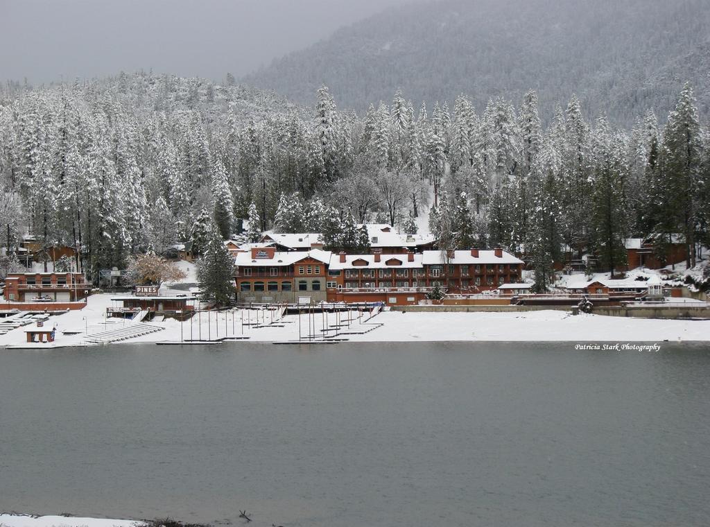 The Pines Resort & Conference Center Bass Lake Exterior photo